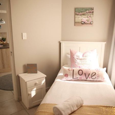Mari-Amor Self-Catering Apartments Моссел-Бей Екстер'єр фото